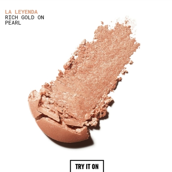 🎉🎉Host Pick 🎉🎉MAC Cosmetics La Reina Extra Dimension Skinfinish - Picture 5 of 8